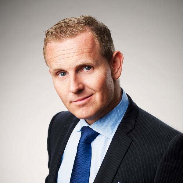 Mans Moller Komiker Forelasare Och Programledare