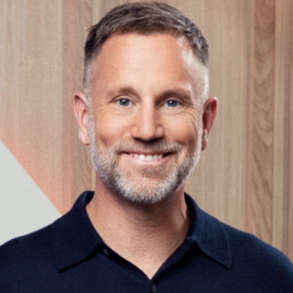 Peter Jihde En av Sveriges mest erfarna journalister och programledare.